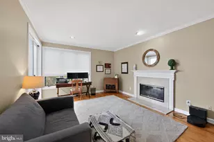 8 Village Cir, Newtown Square, PA 19073 - Photo 16