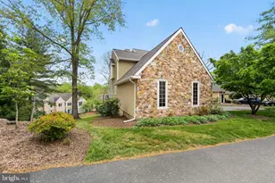 8 Village Cir, Newtown Square, PA 19073 - Photo 38