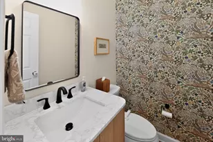 8 Village Cir, Newtown Square, PA 19073 - Photo 18