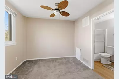 100 E Glenolden Avenue #T-13, Glenolden, PA 19036 - Photo 14