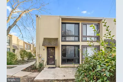 100 E Glenolden Avenue #T-13, Glenolden, PA 19036 - Photo 2