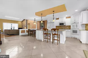 2037 Woodside Ln, Broomall, PA 19008 - Photo 10