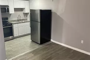 413 Ivy St, Chester, PA 19013 - Photo 2