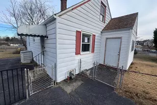 53 Seward Ln, Aston, PA 19014 - Photo 1