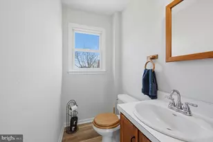 234 Broomall St, Folsom, PA 19033 - Photo 8