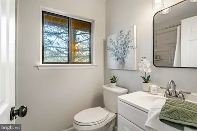 856 Putnam Boulevard #B, Wallingford, PA 19086 - Photo 10