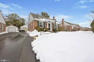 933 Greenbriar Ln, Springfield, PA 19064 - Photo 2