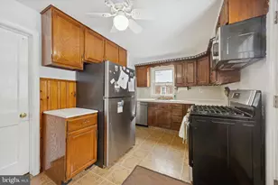 933 Greenbriar Ln, Springfield, PA 19064 - Photo 6