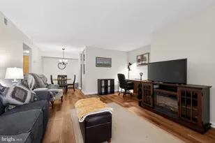 7204 Hilltop Dr, Brookhaven, PA 19015 - Photo 8