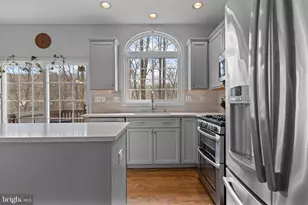 411 Highgrove Ln, Aston, PA 19014 - Photo 10