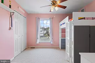 411 Highgrove Ln, Aston, PA 19014 - Photo 32