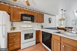 419 Derry Dr, Aston, PA 19014 - Photo 6