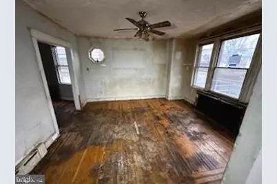 52 W Berkley Avenue, Clifton Heights, PA 19018 - Photo 2