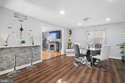 409 W Grays Avenue, Glenolden, PA 19036 - Photo 6