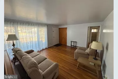 2213 S Lee Lane, Aston, PA 19014 - Photo 2