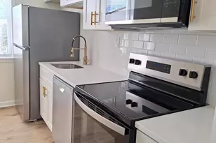 403 Trenton Ct, Wallingford, PA 19086 - Photo 2