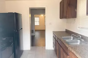 1133 Clover Ln, Chester, PA 19013 - Photo 8