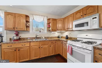 8016 Arlington Avenue, Upper Darby, PA 19082 - Photo 14