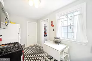 224 Farnham Rd, Havertown, PA 19083 - Photo 10