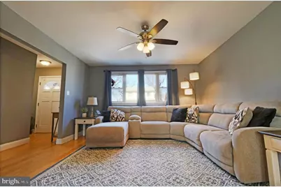 929 Galbraith, Upper Chichester, PA 19061 - Photo 8