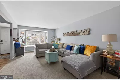 202 E Chelsea Circle, Newtown Square, PA 19073 - Photo 2