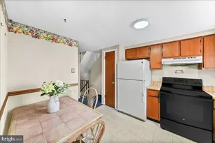 15 Colonial Cir, Aston, PA 19014 - Photo 8