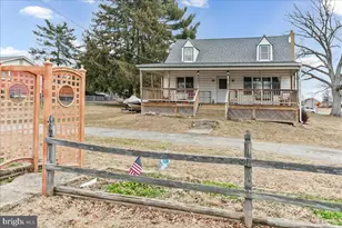 436 Wolverson Ave, Upper Chichester, PA 19014 - Photo 2