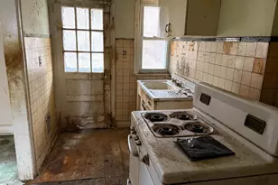 1107 Meadow Ln, Chester, PA 19013 - Photo 8