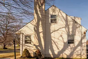 2715 W Dutton Mill Rd, Aston, PA 19014 - Photo 2