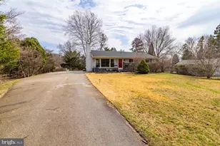 16 War Admiral Ln, Media, PA 19063 - Photo 2