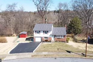 716 Cambridge Rd, Brookhaven, PA 19015 - Photo 2