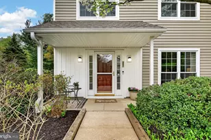 297 Stanton Ct, Glen Mills, PA 19342 - Photo 2