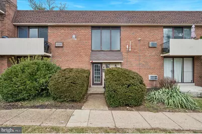100 E Glenolden Avenue #R-11, Glenolden, PA 19036 - Photo 2
