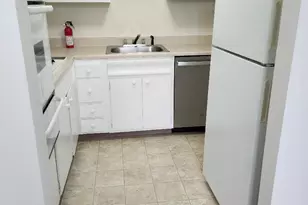 524 S Cedar Ln, Upper Darby, PA 19082 - Photo 4