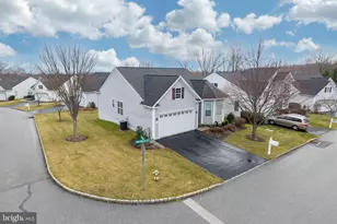 1725 Magnolia Ct, Garnet Valley, PA 19060 - Photo 2