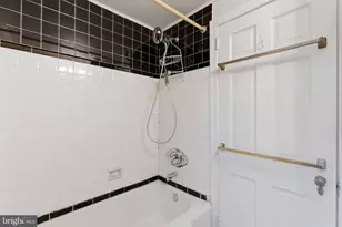 725 Irvington Pl, Chester, PA 19013 - Photo 18