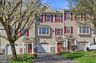 39 Hoag Ln, Aston, PA 19014 - Photo 1