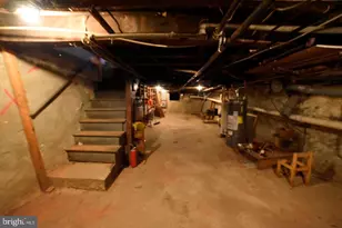 402 Long Ln, Upper Darby, PA 19082 - Photo 6