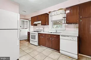 2203 Dickens Ln, Broomall, PA 19008 - Photo 8