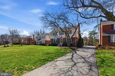 402 Twin Oaks Drive, Havertown, PA 19083 - Photo 2