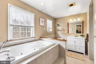 121 Jennifer Way, Upper Chichester, PA 19061 - Photo 18