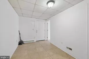 909 Springfield Rd, Darby, PA 19023 - Photo 8