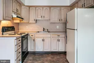 5200 Hilltop Dr, Brookhaven, PA 19015 - Photo 10