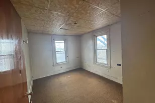 231 Hamilton Ave, Darby, PA 19023 - Photo 10