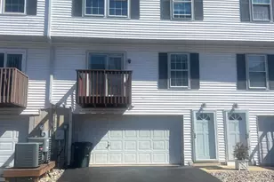 15 Riverwatch Ct, Essington, PA 19029 - Photo 2