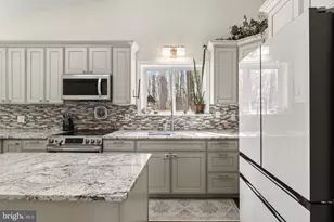 352 S New Middletown Rd, Media, PA 19063 - Photo 10