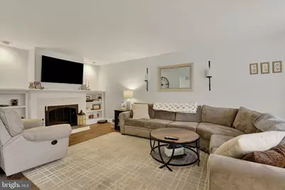 197 E Chelsea Circle, Newtown Square, PA 19073 - Photo 2