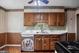 71 S Harwood Ave, Upper Darby, PA 19082 - Photo 8