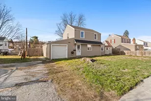 735 Westwood Ln, Aldan, PA 19018 - Photo 2