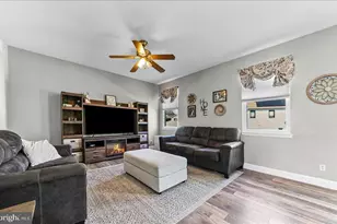 605 Barclay Cir, Springfield, PA 19064 - Photo 12